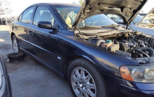  VOLVO S60 BERLINA 