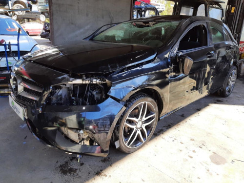 MERCEDES-BENZ CLASE A (BM 176) — vehículo donante para recambios 