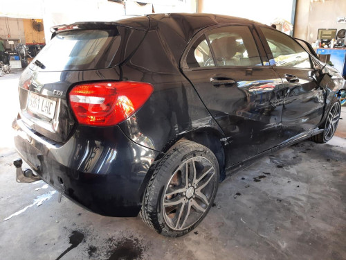 MERCEDES-BENZ CLASE A (BM 176) — vehículo donante para recambios 