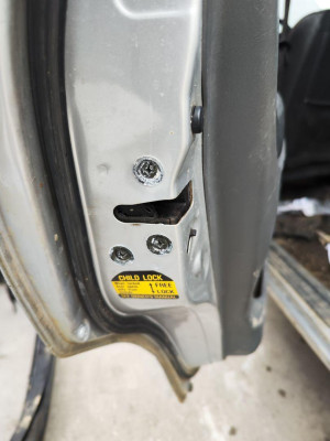 CERRADURA PUERTA TRASERA IZQUIERDA