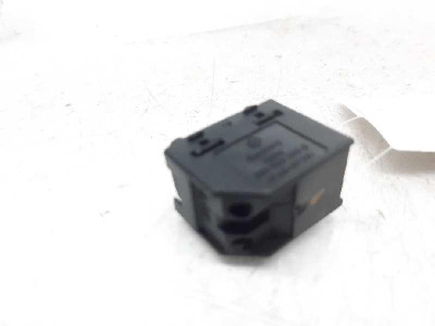 MANDO ELEVALUNAS TRASERO DERECHO, VOLKSWAGEN, GOLF IV BERLINA (1J1)(10.1997)