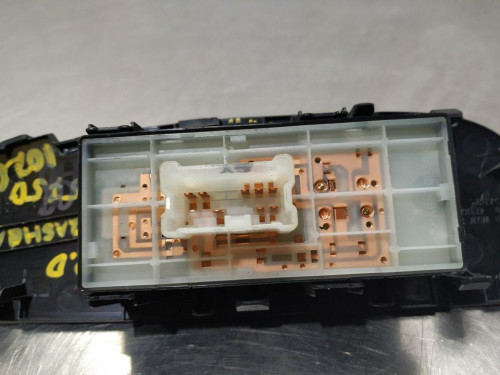  MANDO ELEVALUNAS DELANTERO DERECHO Nissan QASHQAI (J11E) 
