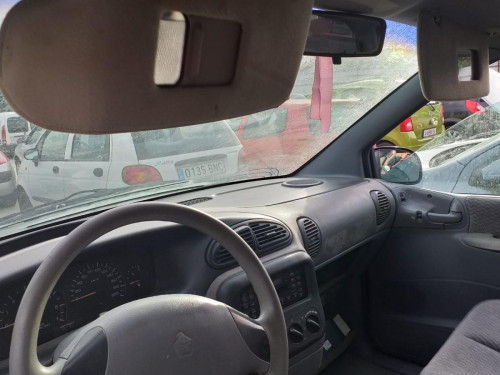  CHRYSLER VOYAGER GS 