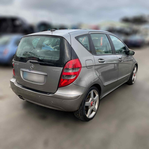 MERCEDES-BENZ CLASE A (BM 169) de segunda mano