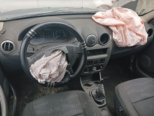 DACIA SANDERO — vehículo donante para recambios 