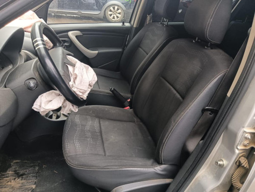 DACIA SANDERO — vehículo donante para recambios 