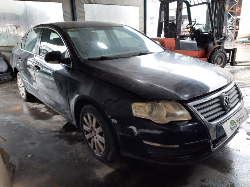  VOLKSWAGEN PASSAT BERLINA (3C2) 