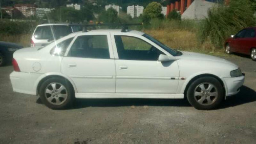  OPEL VECTRA B BERLINA 