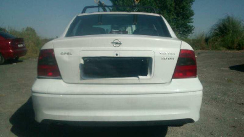  OPEL VECTRA B BERLINA 