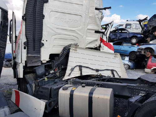 VOLVO — vehículo donante para recambios 