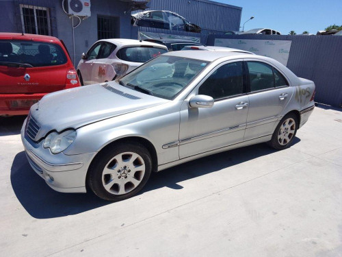 PASO RUEDA TRASERO DERECHO Mercedes-Benz CLASE C (BM 203) BERLINA 