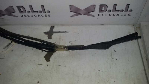 BRAZO LIMPIA DELANTERO DERECHO 