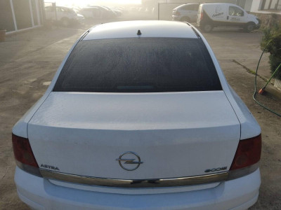 PORTON TRASERO Opel Astra H Berlina (11.2006->)