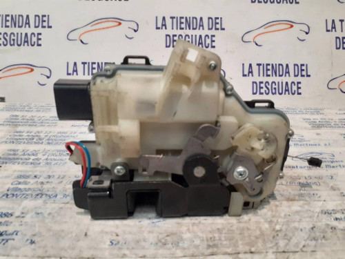  CERRADURA PUERTA DELANTERA DERECHA 