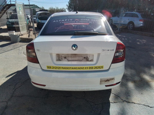  SKODA OCTAVIA BERLINA (1Z3) 