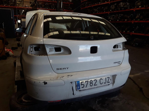 SEAT IBIZA (6L1) — vehículo donante para recambios 