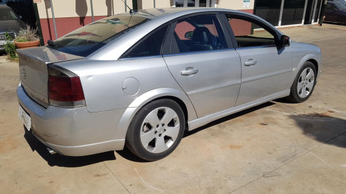 Opel Vectra C Berlina (2002->) — Donor Vehicle for Used Parts 