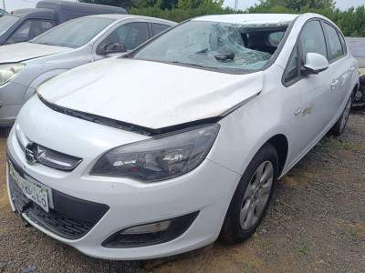 OPEL ASTRA J BERLINA 5P