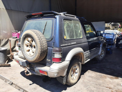 MITSUBISHI MONTERO (V20/V40)