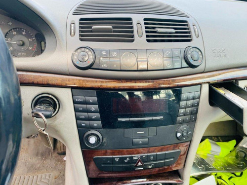  MERCEDES-BENZ CLASE E (BM 211) BERLINA 