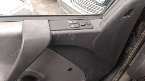  MERCEDES-BENZ V CLASE (638) 