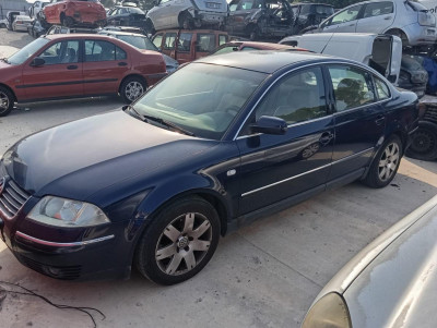 VOLKSWAGEN PASSAT BERLINA (3B3)