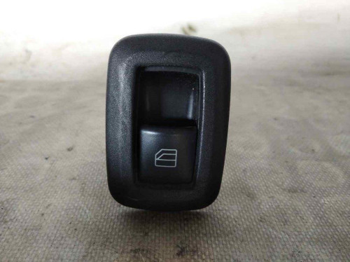 MANDO ELEVALUNAS TRASERO DERECHO MERCEDES-BENZ CLASE A (BM 169) 