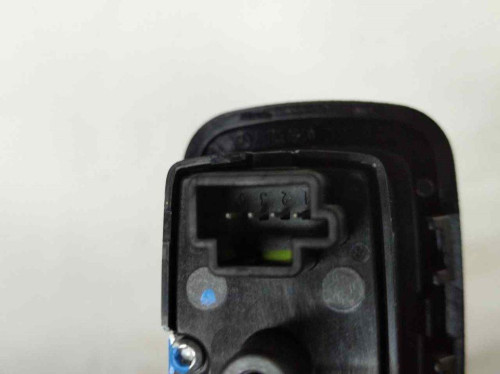 MANDO ELEVALUNAS TRASERO DERECHO MERCEDES-BENZ CLASE A (BM 169) 