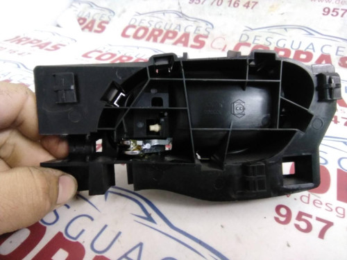  MANETA INTERIOR TRASERA DERECHA Peugeot 208 