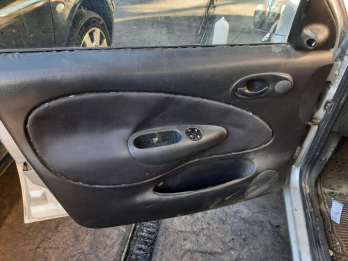  FORD FIESTA BERLINA (DX) 