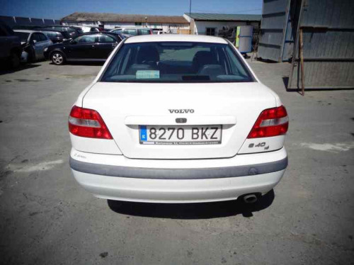  VOLVO S40 BERLINA 