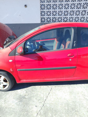 PUERTA DELANTERA IZQUIERDA