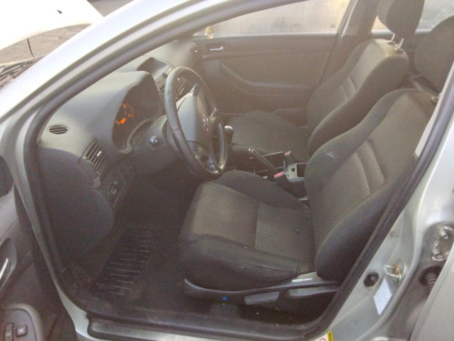  TOYOTA AVENSIS BERLINA (T25) 