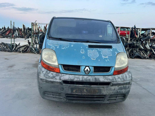  RENAULT TRAFIC II FURGÓN 
