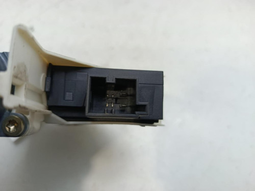 MOTOR ELEVALUNAS TRASERO DERECHO AUDI A6 BERLINA (4F2) 