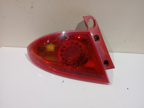 PILOTO TRASERO IZQUIERDO Seat LEON (1P1) 