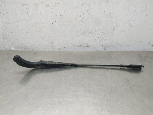  BRAZO LIMPIA DELANTERO DERECHO Mercedes-Benz CLASE B (BM 245) 