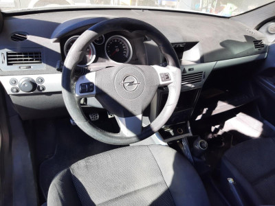 OPEL ASTRA H GTC