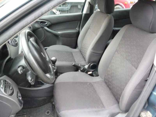  FORD FOCUS BERLINA (CAK) 