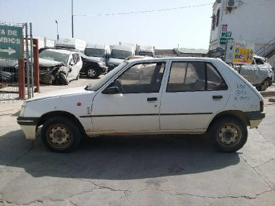 PEUGEOT 205 BERLINA
