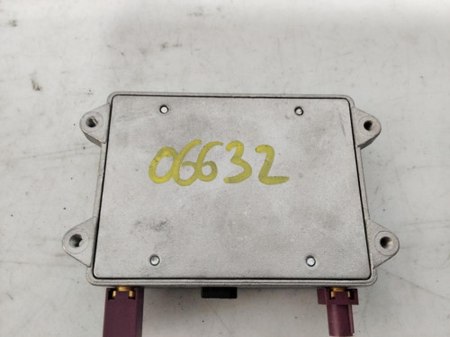 AMPLIFICADOR DE ANTENA Audi A4 BERLINA (8K2) 