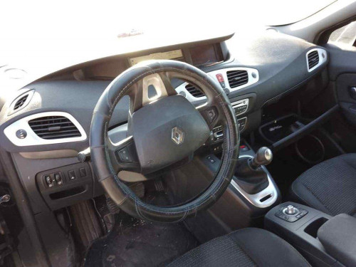 RENAULT SCENIC III (JZ) — vehículo donante para recambios 