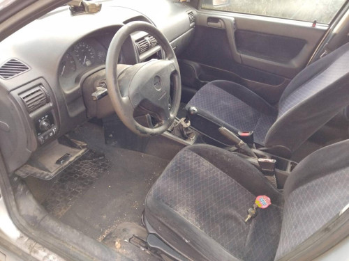 Opel Astra G Berlina (1998->) — vehículo donante para recambios 