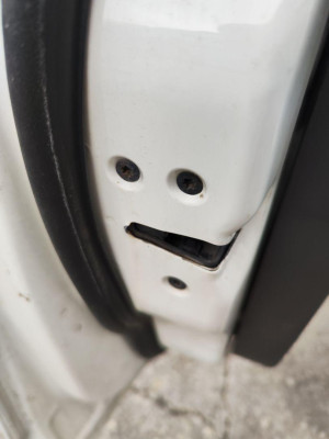 CERRADURA PUERTA DELANTERA IZQUIERDA