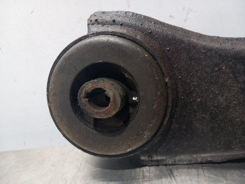  BRAZO SUSPENSION INFERIOR DELANTERO IZQUIERDO 