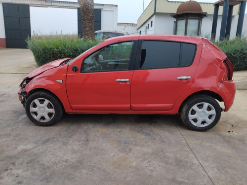 Dacia Sandero (01.2008->) — vehículo donante para recambios 