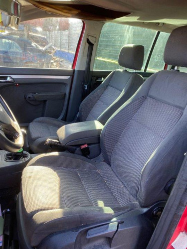  VOLKSWAGEN TOURAN (1T1) 