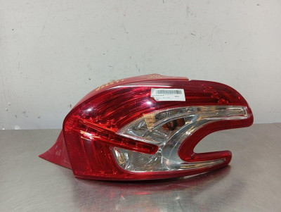 PILOTO TRASERO DERECHO, Peugeot, 208