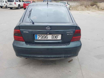 OPEL VECTRA B BERLINA