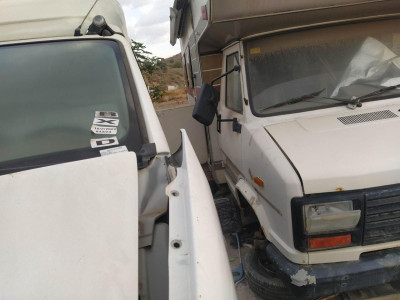 PEUGEOT J5 (280)()